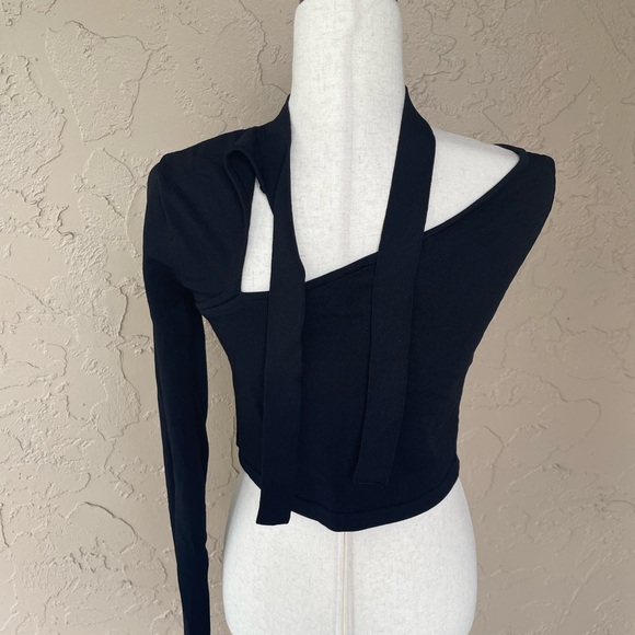 BCBG MaxAzria Asymmetrical one sleeve crop top - Picture 6 of 8